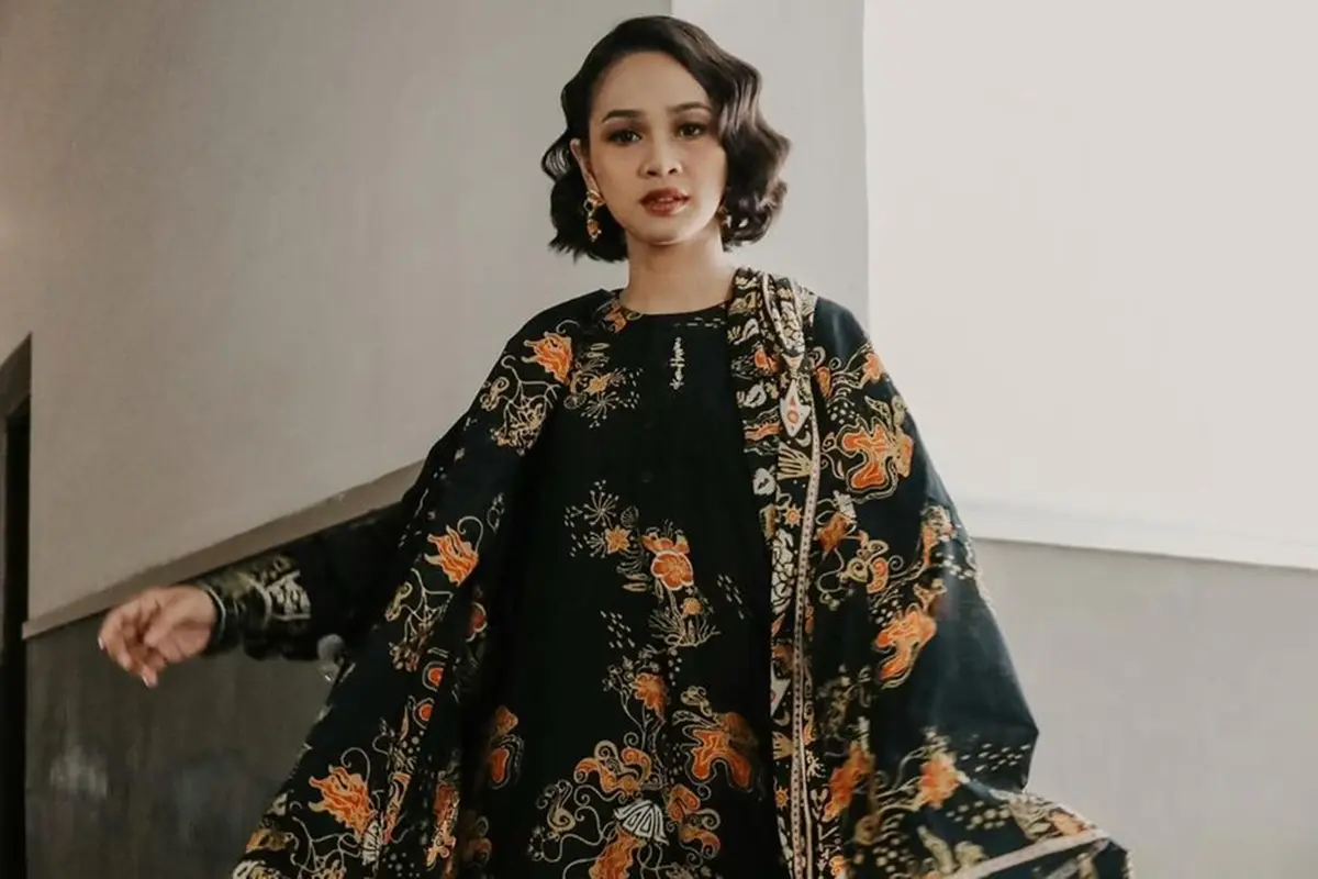 Potret OOTD Andien dengan Kain Nusantara, Bisa Jadi Inspirasi