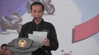 Presiden Joko Widodo memberikan kata sambutan saat di acara Pelepasann ke 1,5 juta Ekspor Motor Yamaha di Pulogadungm Jakarta Timur, Senin (3/12/2018). (Yamaha)