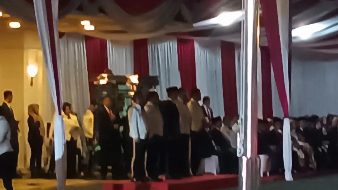 Presiden Joko Widodo (Jokowi) memimpin upacara parade senja di Kementerian Pertahanan (Kemhan), Senin (9/10/2023)