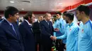 Presiden Turki, Tayyip Erdogan, masuk ke ruang ganti Tim Nasional Turki untuk memberikan semangat sebelum bertanding . Laga melawan Finlandia merupakan lanjutan dari kualifikasi Piala Dunia Zona Eropa Grup I. (AFP/Kayhan Ozer)
