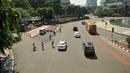 Suasana jalanan di Jakarta tampak sepi, Rabu (09/12). Saat Pilkada, jalan-jalan protokol Ibu Kota yang biasanya selalu padat kendaraan kini lenggang dan bebas dari kemacetan. (Liputan6.com/Gempur M Surya)