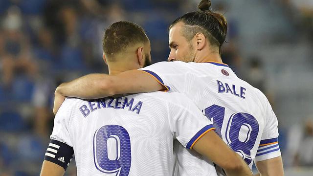 Foto: Karim Benzema Gemilang, Real Madrid Pesta Gol ke Gawang Deportivo Alaves