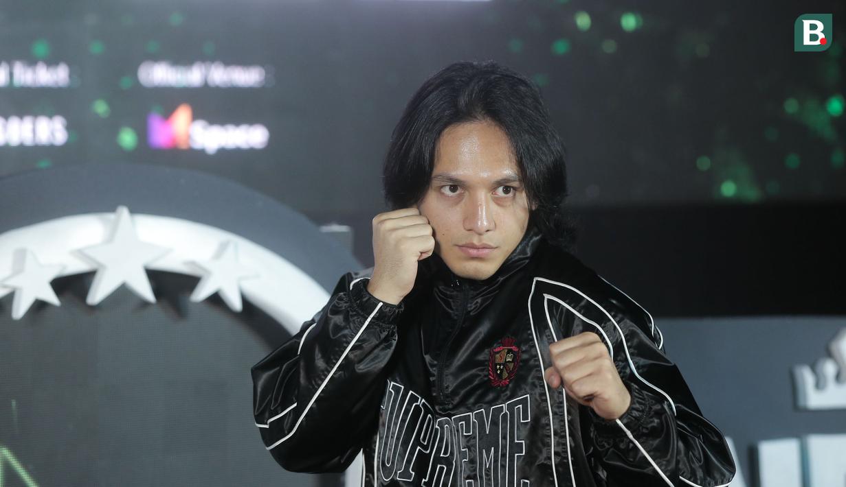 Tak hanya eksebisi biasa, keduanya akan memperebutkan sabuk Influencer Championship Boxing (ICB) kelas internasional. (Bola.com/M Iqbal Ichsan)