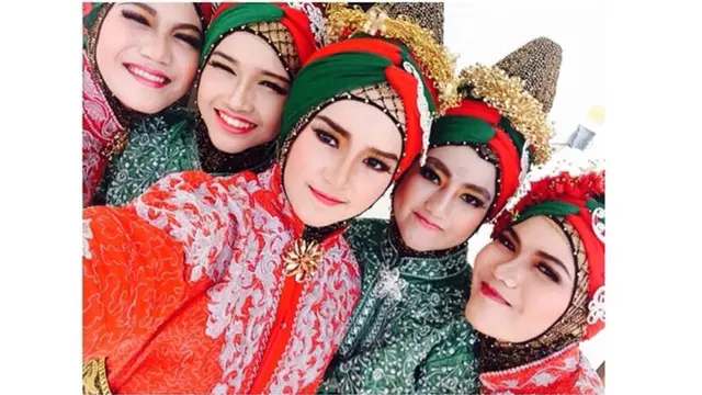 5 Foto Lawas Beby Tsabina saat SMA, Tampil Berhijab
