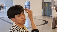 Andre bersama aktivis Global Sumud Flotilla lainnya dibawa ke kapal penjara milik tentara Israel. (Liputan6.com/Rifqy Alief Abiyya)