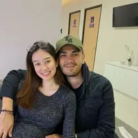 Potret Faradilla Yoshi Pamer Baby Bump. (Sumber: Instagram/bryanmckenziee)