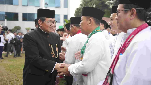 Gubernur DKI Jakarta, Pramono Anung melantik dan mengambil sumpah jabatan 1.882 pejabat administrator, pengawas, ketua sub kelompok, fungsional, serta kepala sekolah di lingkungan Pemprov DKI Jakarta. (Liputan6.com/Winda Nelfira)