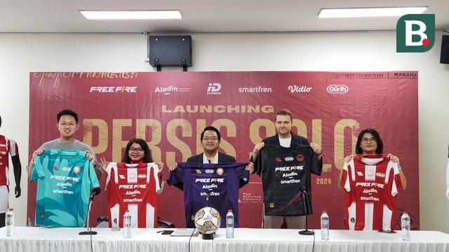 FOTO Launching Jersey Persis Solo