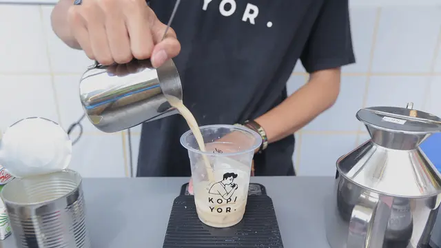 [FIMELA] Menikmati Kopi Berpadu Daging Kelapa Kopyor di Selatan Jakarta