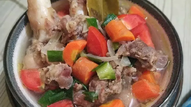 Resep sop daging kambing, cocok untuk mengolah daging kurban Idul Adha. (dok. Cookpad @TiniRostiawati76)