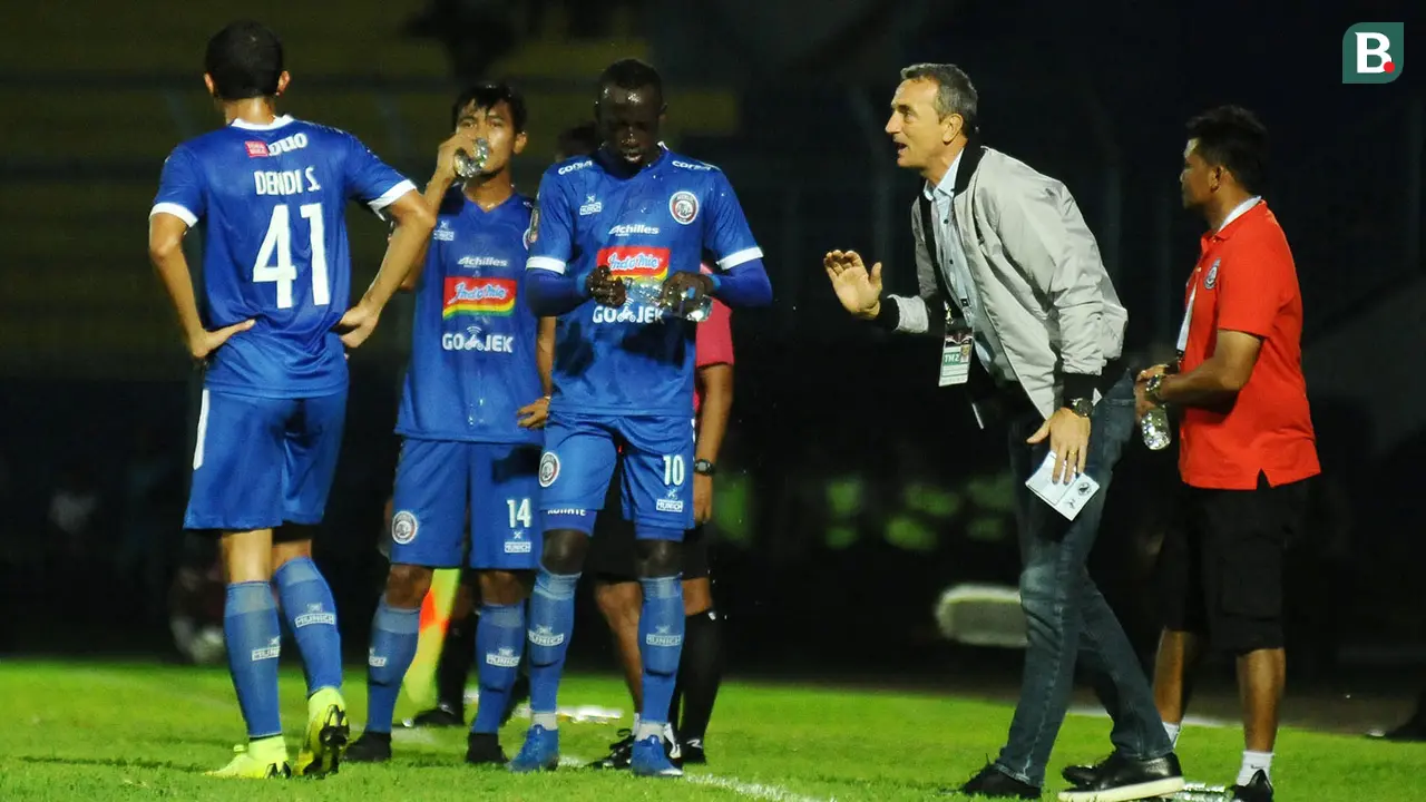 Arema FC vs Persita Tangerang