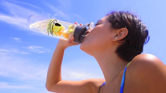 5 Infused Water yang Bikin Kamu Kembali Bersemangat Jalani Hari