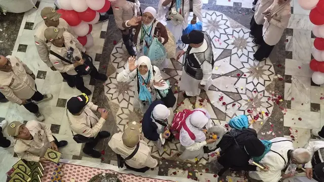Kedatangan jemaah haji kloter 1 YIA di Makkah, Kamis 30 April 2026.