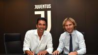 Gianluigi Buffon bersama Pavel Nedved. (dok. Juventus)