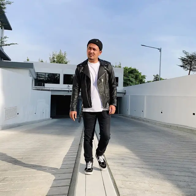 7 Potret Dono Pradana, Host Bondo Wani Majelis Lucu Indonesia yang Sedang Trending