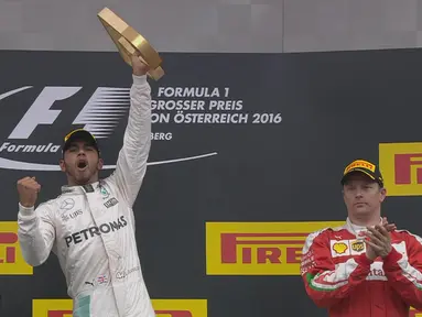 Pebalap Mercedes, Lewis Hamilton, menjadi juara F1 GP Austria di Sirkuit Red Bull Ring, Austria, Minggu (3/7/2016). Pebalap Red Bull, Max Verstappen, finis kedua dan diikuti pebalap Ferrari, Kimi Raikkonen. (Bola.com/Twitter/F1)