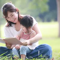 Ilustrasi anak dan ibu/copyright shutterstock.com/yamasan0708