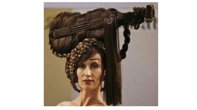 6 Potongan Rambut Cewek yang Paling Absurd, Enggak Habis Pikir