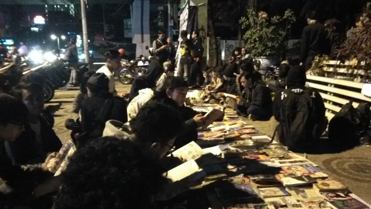 Usai Pembubaran Paksa, Perpustakaan Jalanan Bandung Makin Ramai