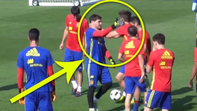 Video Gerard Pique dan Iker Casillas yang saling tampar di sesi latihan Timnas Spanyol, jelang pertandingan Spanyol vs Italia.