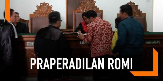 VIDEO: Hakim Tolak Gugatan Praperadilan Romahurmuziy