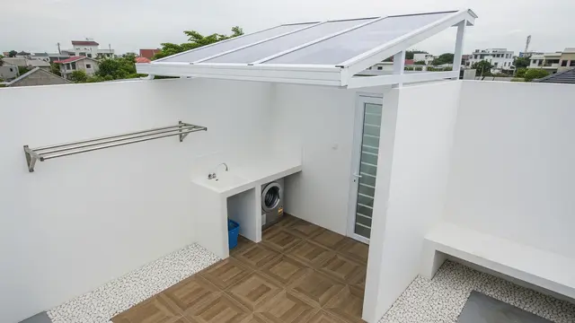 Rooftop dengan Skylight Multifungsi