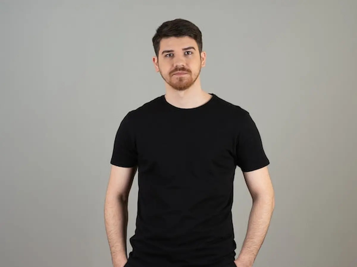 Arti Mimpi Memakai Baju Warna Hitam: Simbol Kekuatan Dan Keanggunan