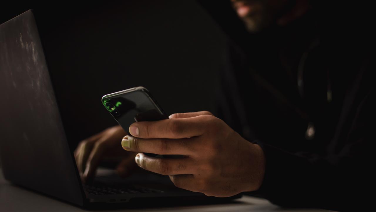 Bahaya Cetak Sertifikat Vaksin Covid-19, Data Rawan Bocor ke Pinjol