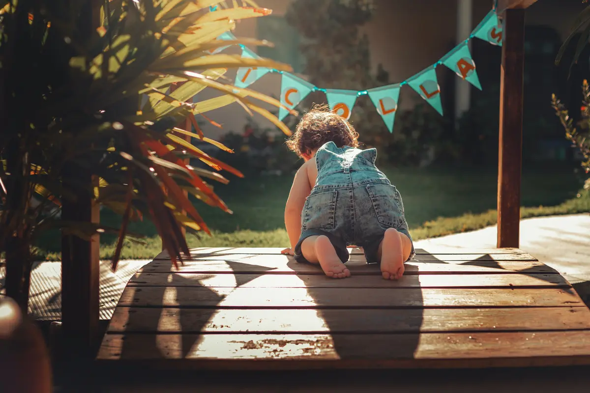 Tips Stimulasi untuk Bayi agar Cepat Duduk dan Merangkak