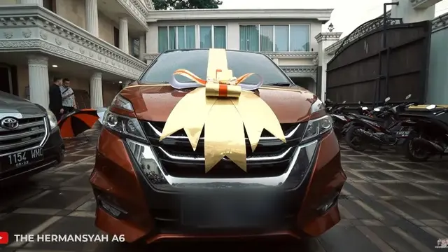 7 Momen Ashanty Hadiahi Mobil Mewah Asisten, Enggak Boleh Dijual