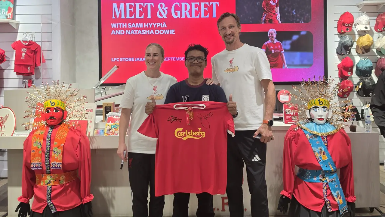 Liverpool Datangkan Sami Hyypia dan Natasha Dowie ke Jakarta.