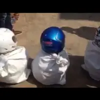 Buat kamu yang mencari ide untuk lomba 17 Agustus nanti, coba tengok perlombaan kocak yang satu ini... (Foto: Instagram)