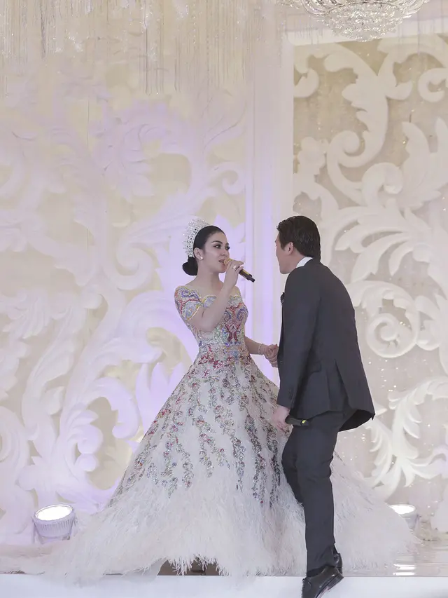 [Fimela] Syahrini dan Reino Barack