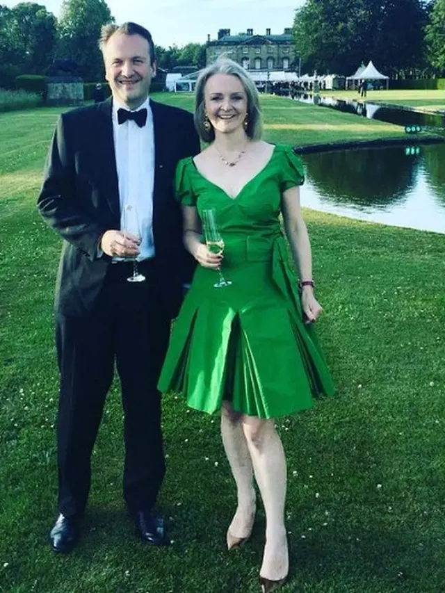 Liz Truss dan suaminya Hugh O'Leary
