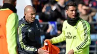 Zinedine Zidane dan Cristiano Ronaldo (AFP/Gerard Julien)