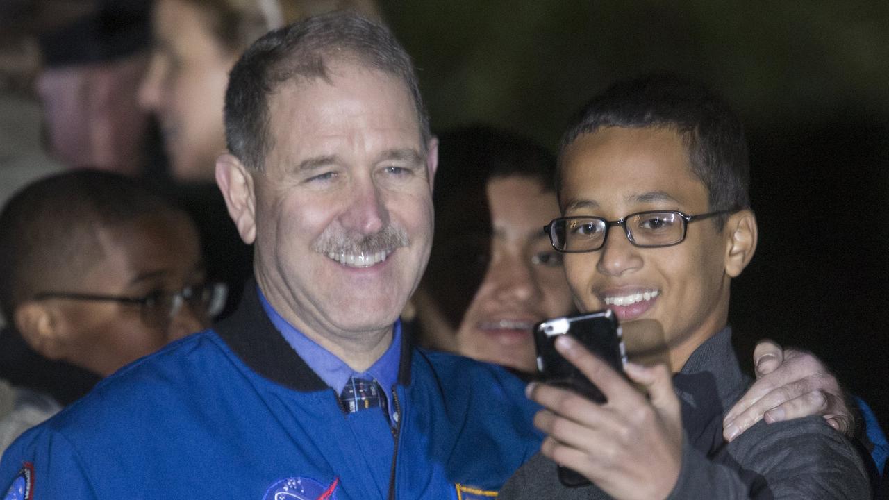 20151019-Remaja Pintar yang Disangka Membuat Bom Kunjungi Gedung Putih-Washington