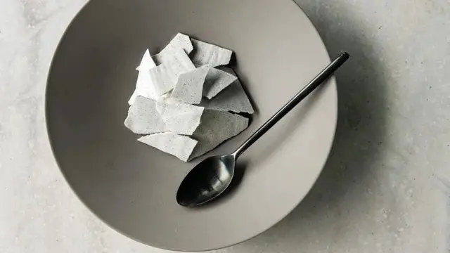 Menu Makanan Mirip Plester Dinding