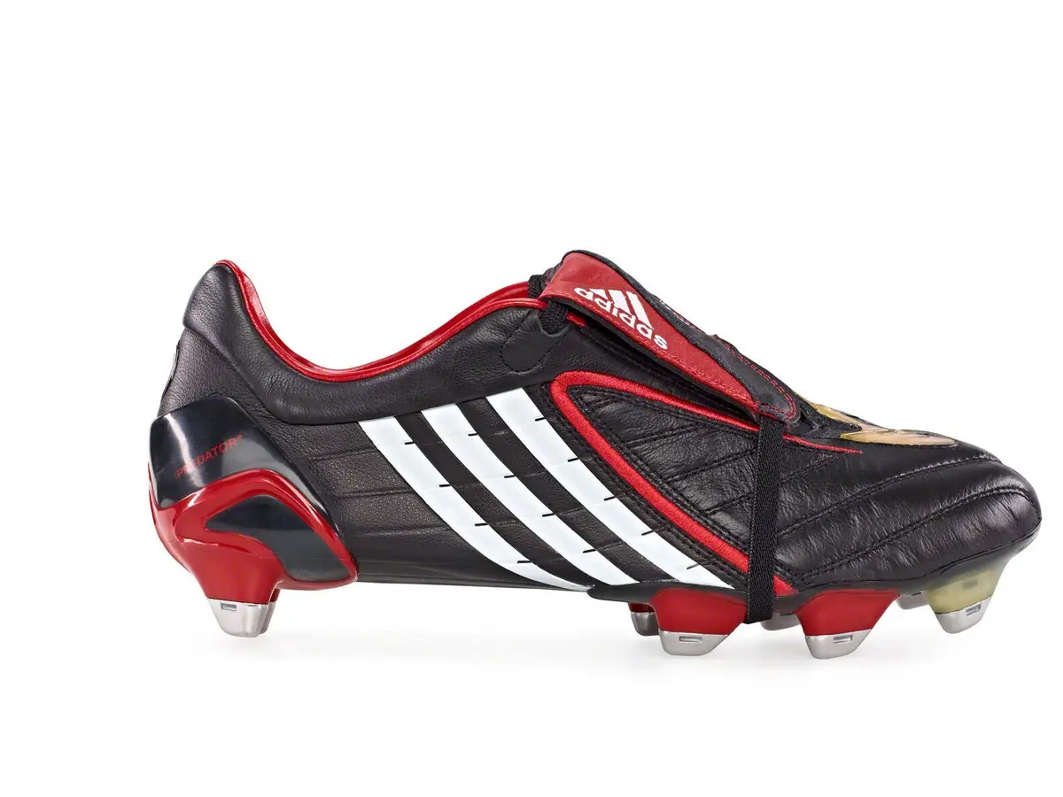 Ikonik Ini 8 Sepatu Pesepak Bola yang Melegenda Dunia Bola