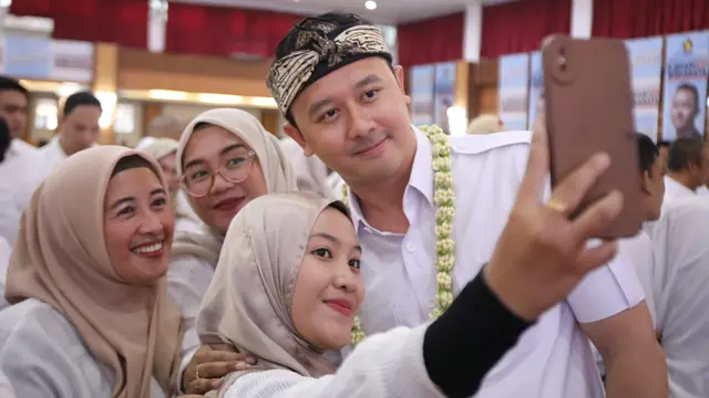 Mantan Sespri Prabowo Subianto, Ridwan Dhani Wirianata, maju sebagai calon wali kota Bandung di Pilkada Kota Bandung 2024. (Merdeka.com/Muhammad Genantan Saputra)