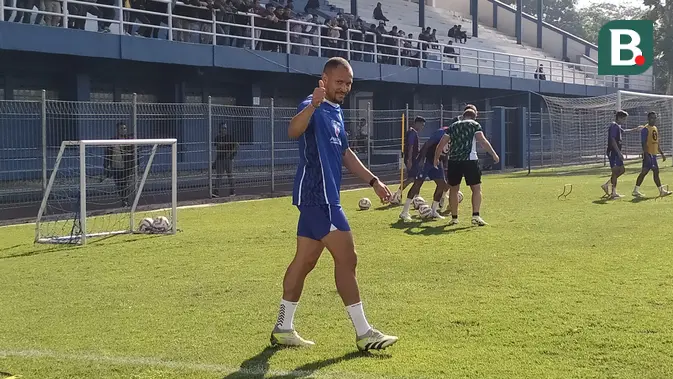 Misteri di Balik Menu Latihan Ringan Bek Asing Persib: Bojan Hodak Buka Suara