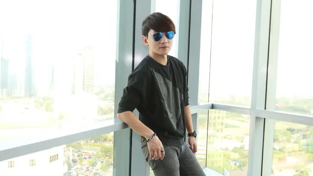Personel grup dangdut asal Brunei Andromeda Dino