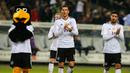Pemain timnas Jerman merayakan kemenangan 5-1 atas Azerbaijan pada babak kualifikasi Piala Dunia 2018 zona Eropa di Stadion Fritz Walter, Minggu (8/10). Jerman menyapu bersih 10 laga Pra-Piala Dunia dengan kemenangan. (AP/Michael Probst)