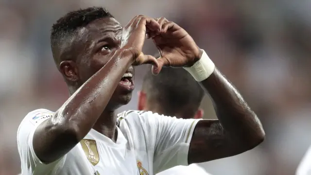 Real Madrid Taklukkan Osasuna 2-0 di Bernabeu