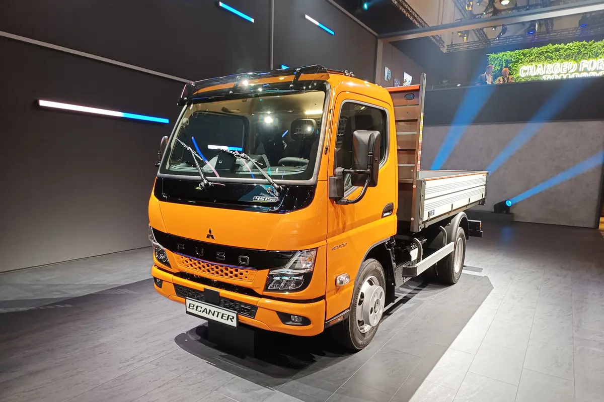 Mitsubishi Fuso eCanter Next Generation di ajang IAA Transportation, Hannover, Jerman.