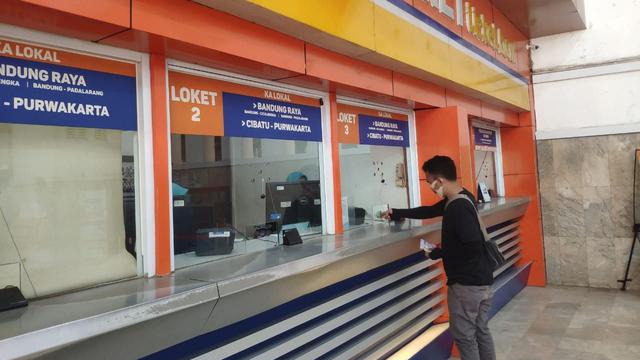 PT KAI Daop 2 Bandung menambah perjalanan kereta api dengan mengoperasikan KA Mutiara Selatan relasi Gambir – Bandung- Surabaya Gubeng – Malang PP. (Arie/Liputan6.com)