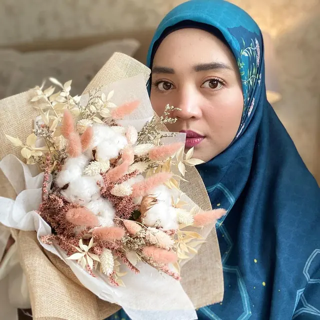 Lama Vakum, Ini 7 Potret Terbaru Nuri Maulida yang Makin Menawan