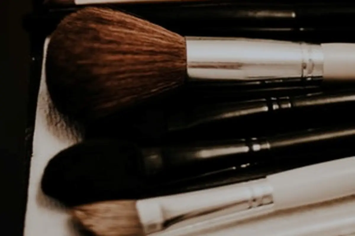 Ilustrasi makeup