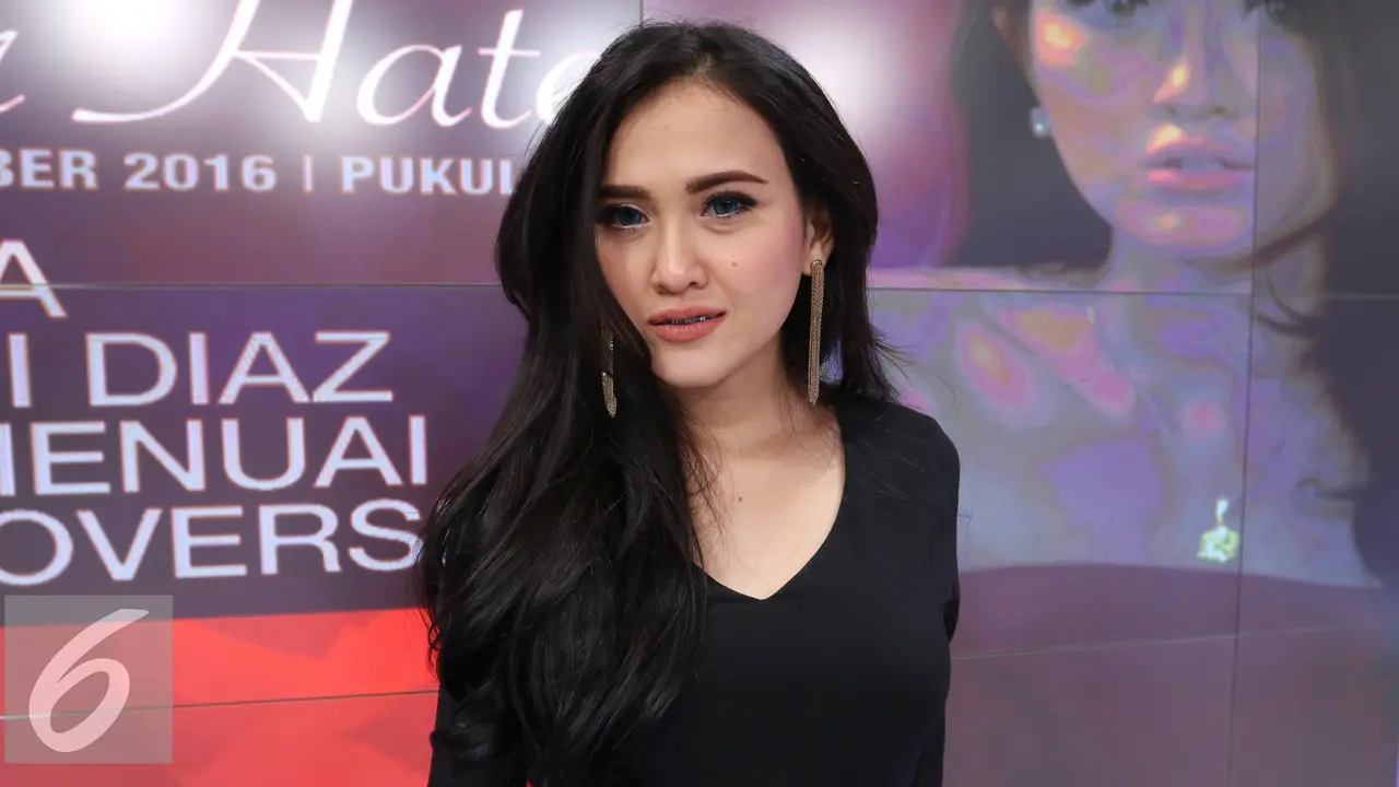 20161103-Dear-Haters-Megghi-Diaz-FRR5