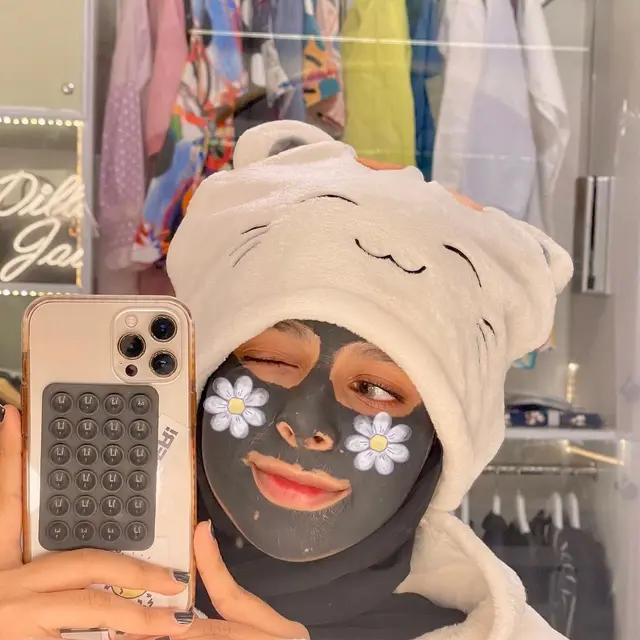 6 Potret Selebgram Dilla Jaidi, Adik Fadil Jaidi yang Jago Art Makeup