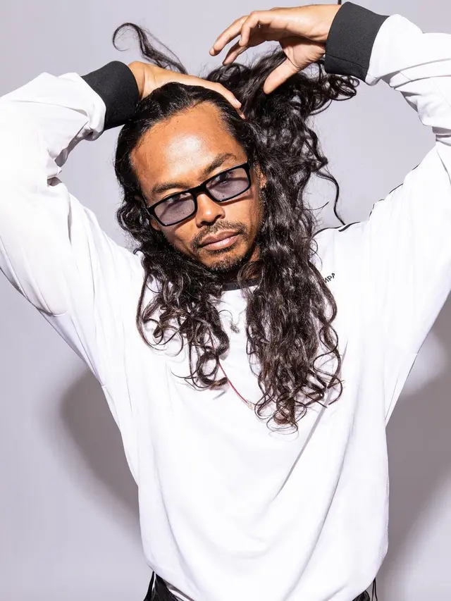 Dougy Mandagi (_bloodmoonmusic)